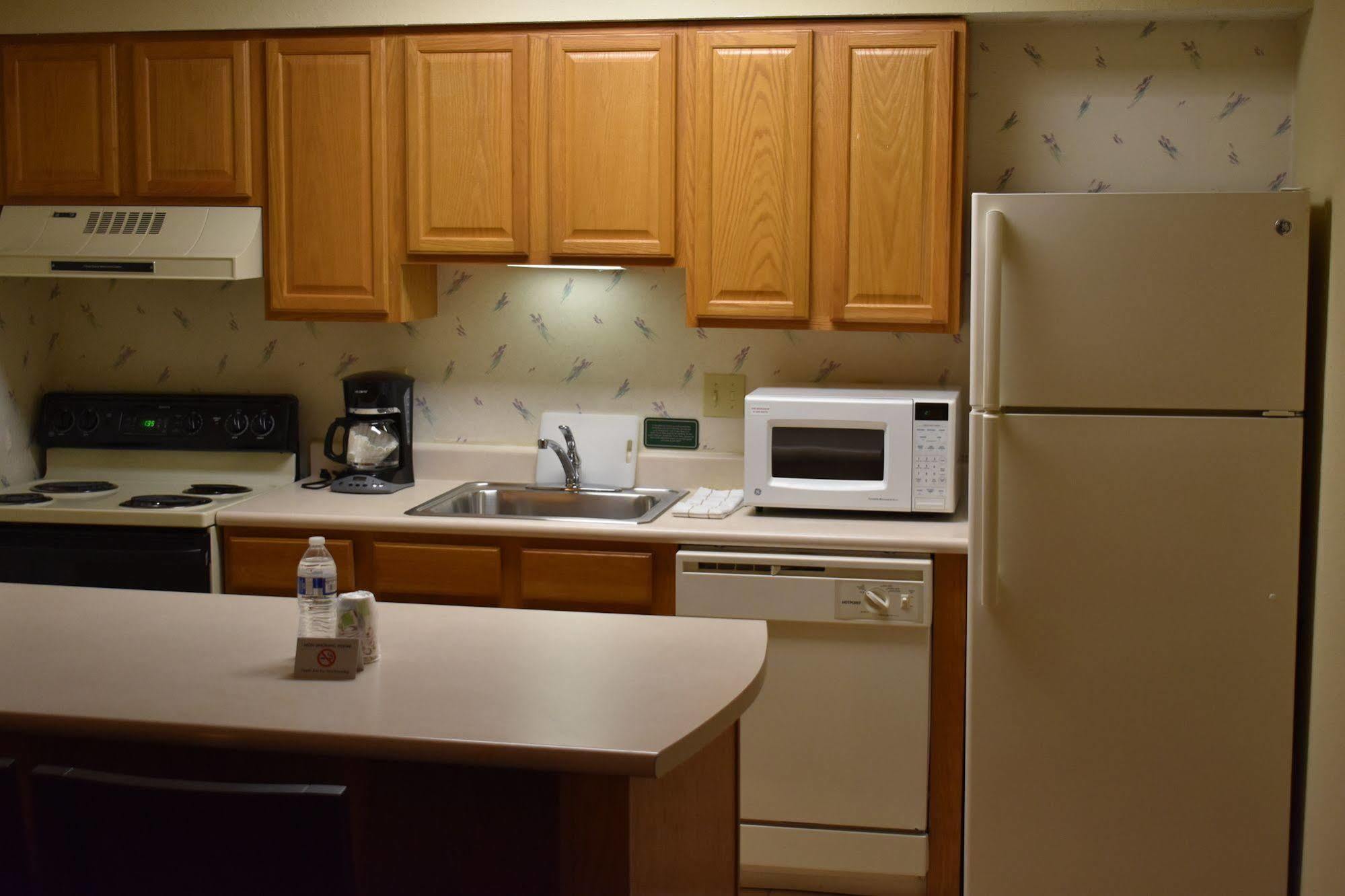 Hawthorn Extended Stay By Wyndham Wichita Exteriér fotografie